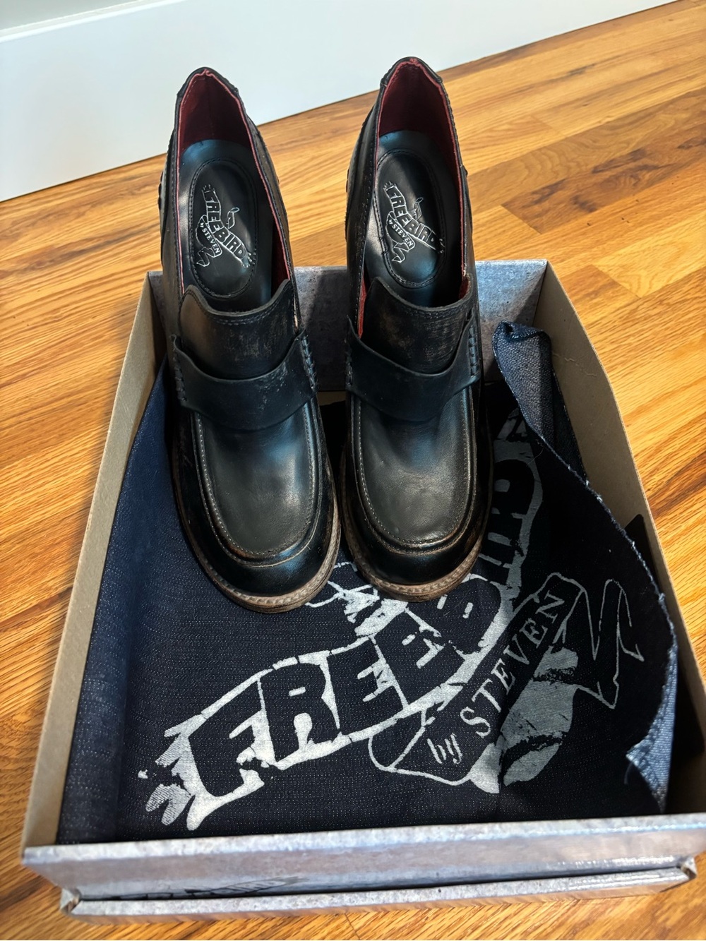 Free Bird Black Leather Slip-On Loafers with Red Lining